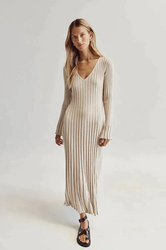 Drune | Bequemes Gestricktes Damen Midi Kleid mit V-Ausschnitt