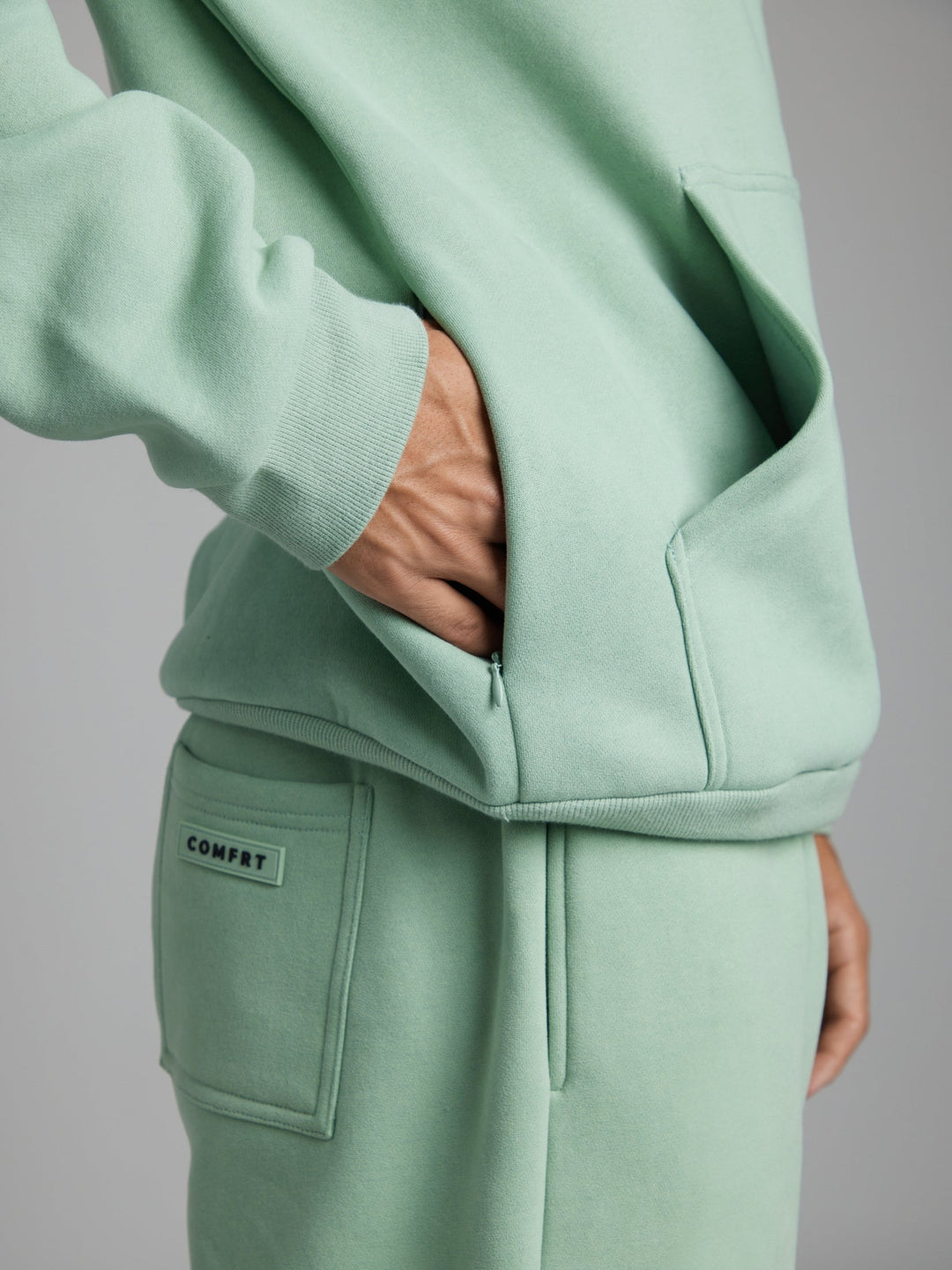 Drune | Bequemer Reise-Hoodie mit Flugmodus-Grafik