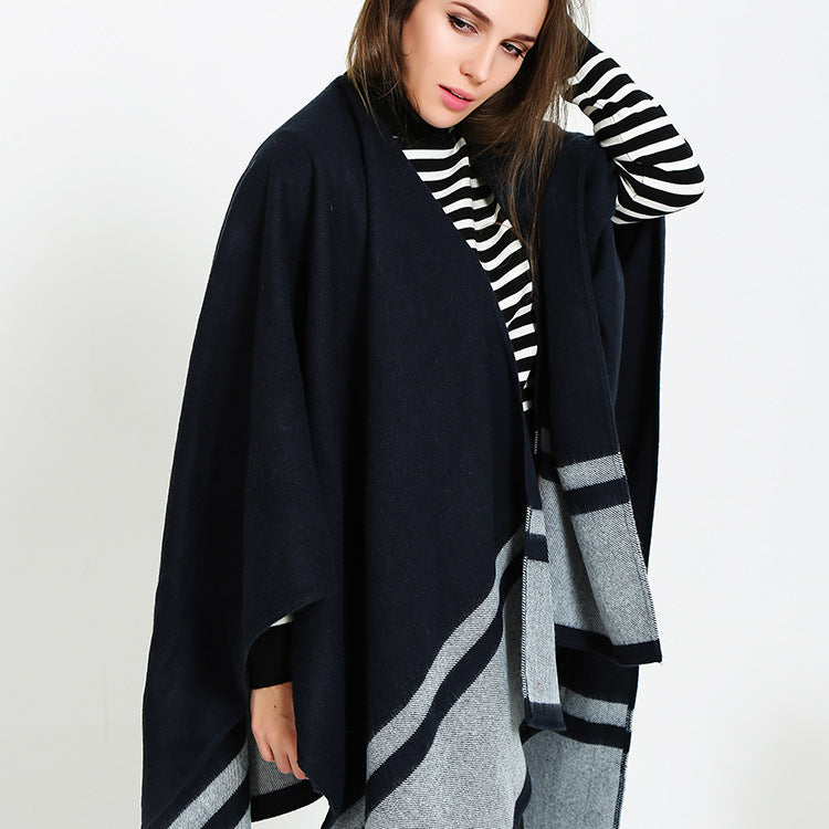 Damen Oversize-Ruana im kastigen Cape‑Schnitt mit kontrastierender Bordüre Drune