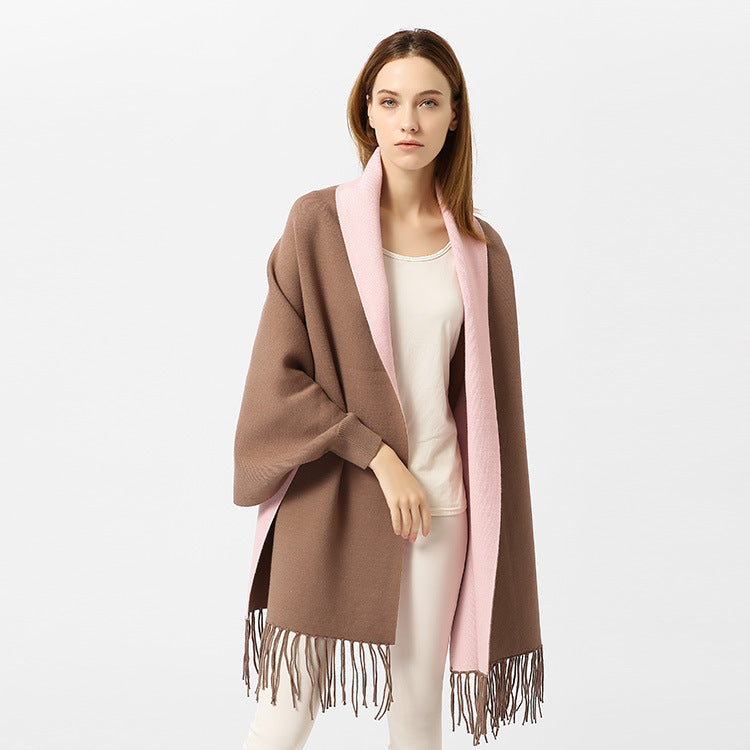 Damen Cape‑Schal mit besticktem Innenfutter und Fransensaum Drune