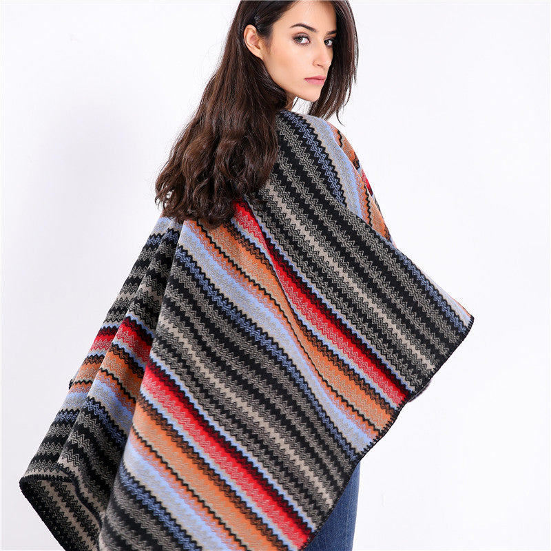 Damen Oversize-Strickruana im Jacquard‑Zickzack mit gehäkelter Kante Drune