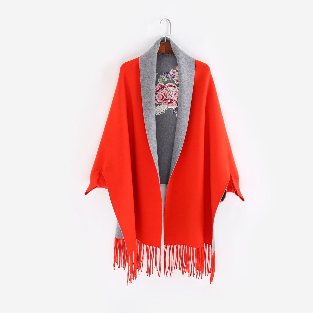 Damen Cape‑Schal mit besticktem Innenfutter und Fransensaum Drune