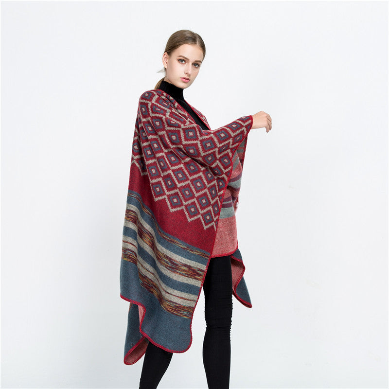 Damen Wolloptik-Ruana mit gewebtem Quadratjacquard und Zierstichkante Drune