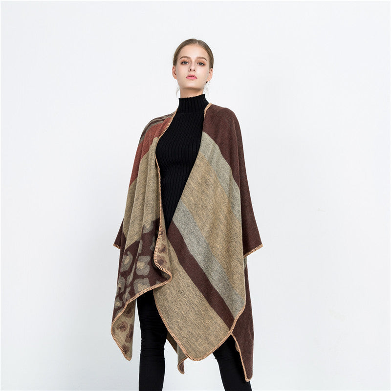 Damen Oversize-Ruana-Poncho mit Sternjacquard und Zierstichkante Drune