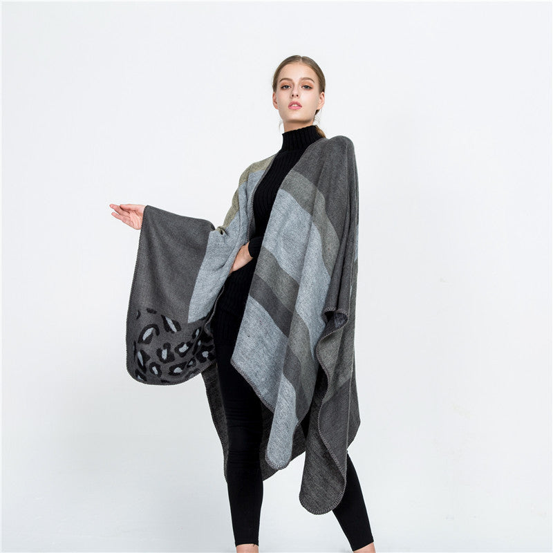 Damen Oversize-Ruana-Poncho mit Sternjacquard und Zierstichkante Drune