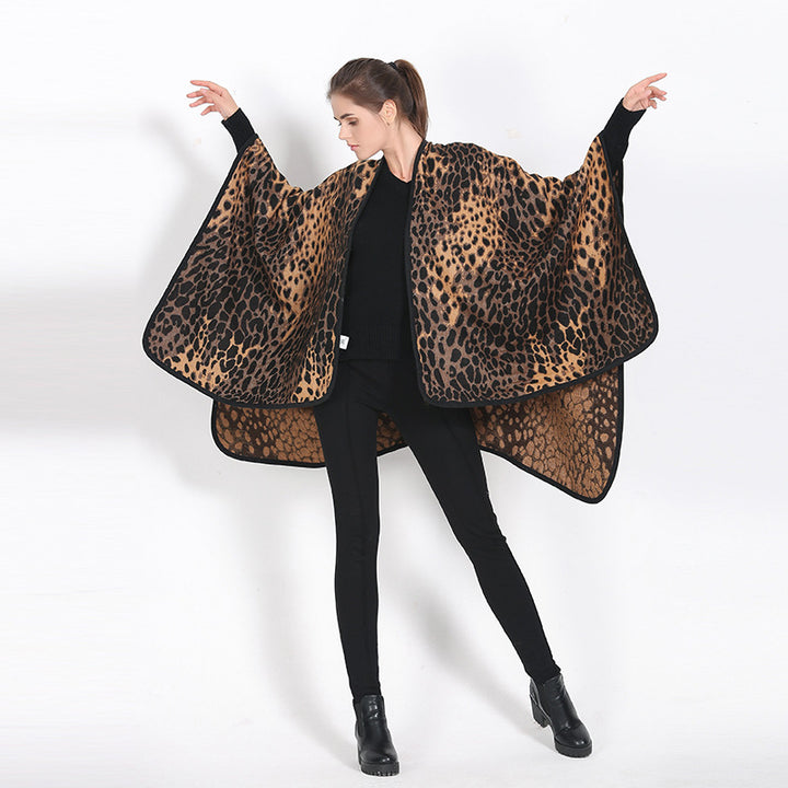 Damen Poncho‑Überwurf im Oversize mit Leopardenjacquard und Kettelnaht Drune