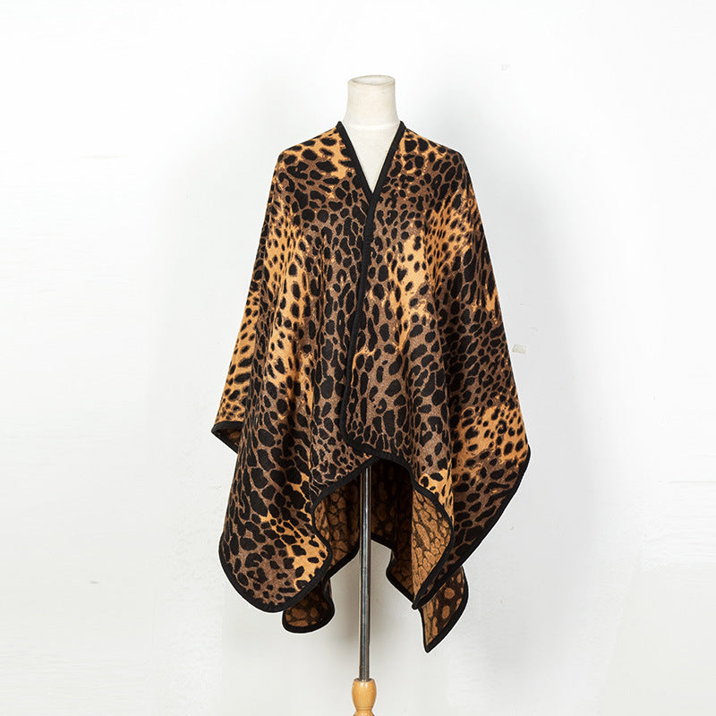Damen Poncho‑Überwurf im Oversize mit Leopardenjacquard und Kettelnaht Drune
