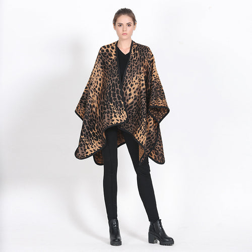 Damen Poncho‑Überwurf im Oversize mit Leopardenjacquard und Kettelnaht Drune