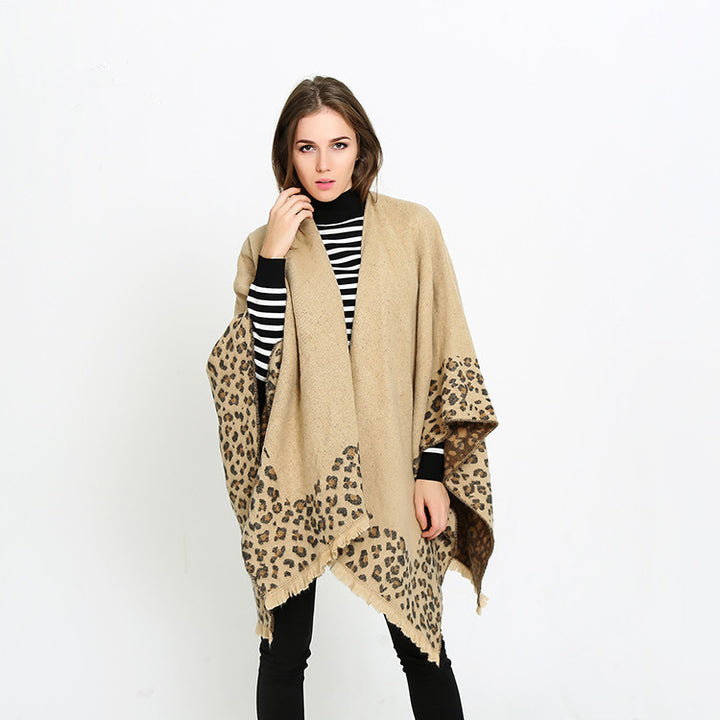 Damen Strick‑Ruana mit Leoprint‑Bordüre und Fransensaum Drune