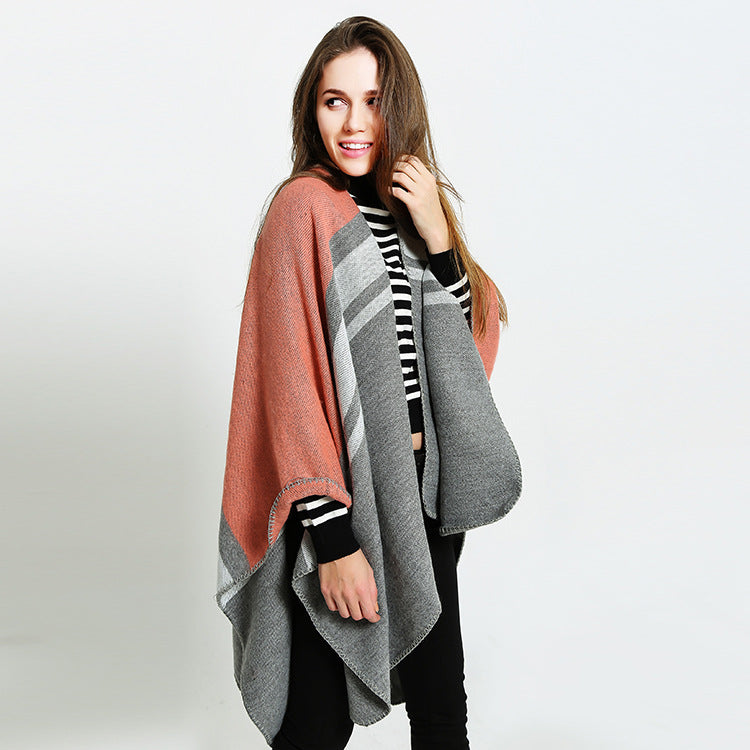 Damen Cape‑Ruana‑Poncho aus feinem Wollmix mit kontrastierter Kettelnaht Drune