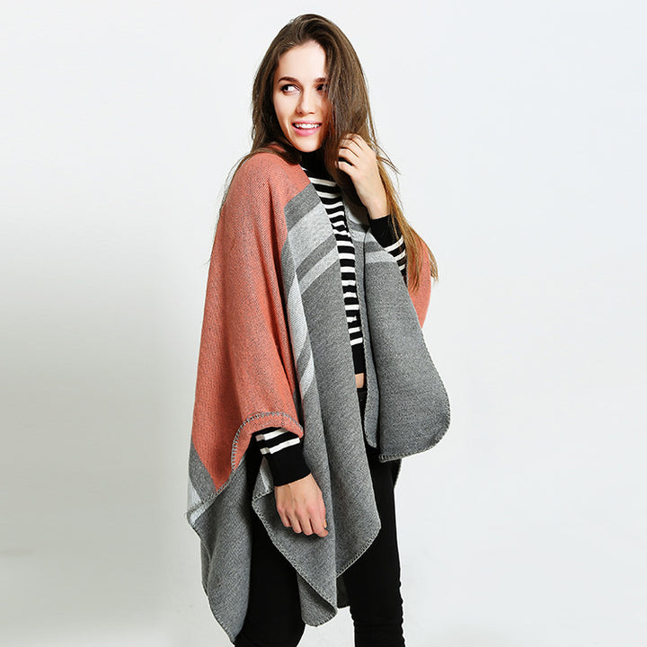 Damen Cape‑Ruana‑Poncho aus feinem Wollmix mit kontrastierter Kettelnaht Drune