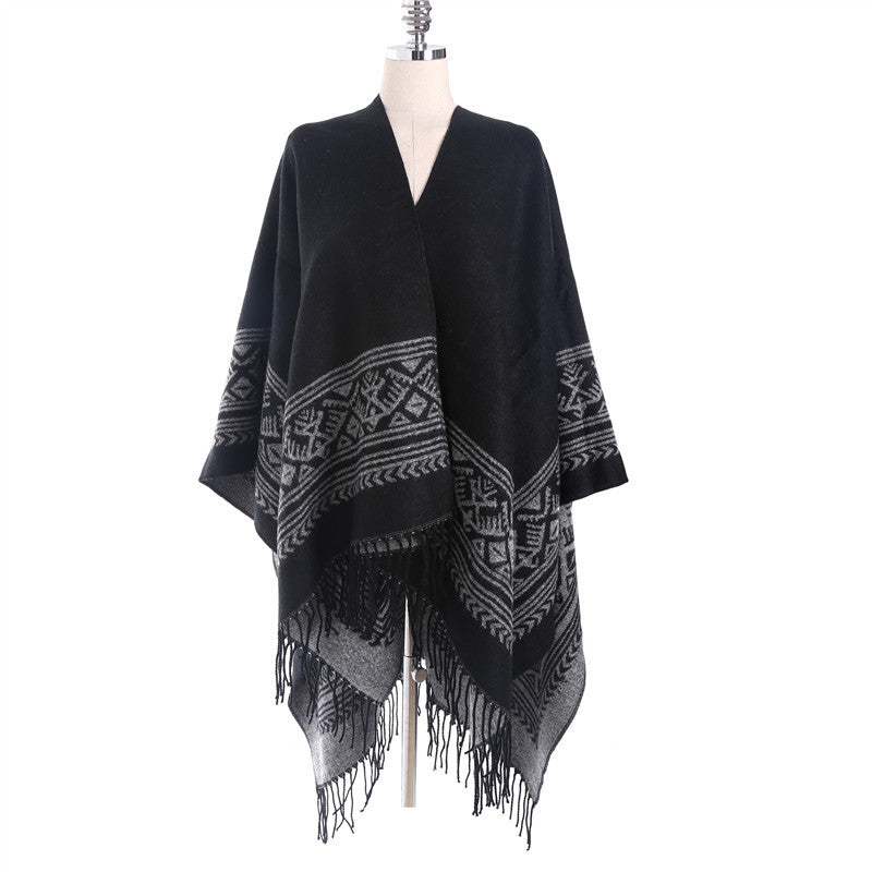 Damen Capeponcho mit geometrischer Jacquardbordüre, offenem V-Ausschnitt und Fransensaum Drune