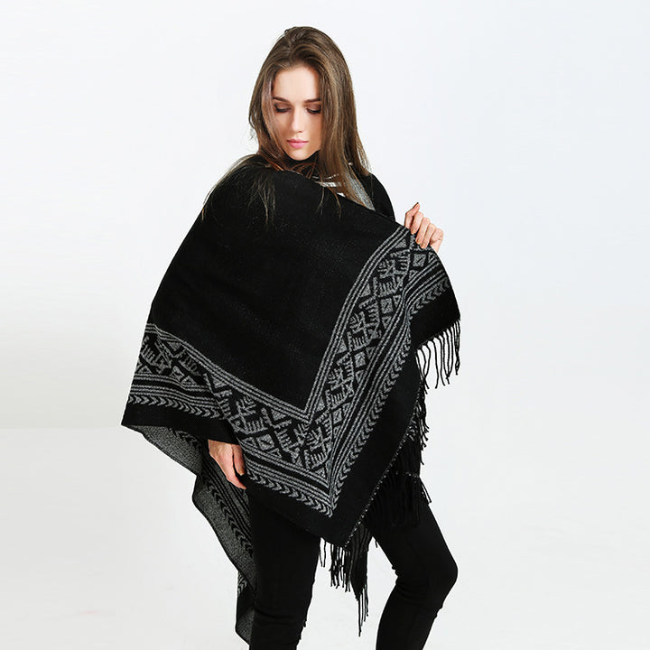 Damen Capeponcho mit geometrischer Jacquardbordüre, offenem V-Ausschnitt und Fransensaum Drune
