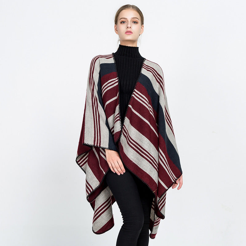 Damen Oversize‑Ruana‑Überwurf mit gestreiftem Jacquard und Zierstichkante Drune