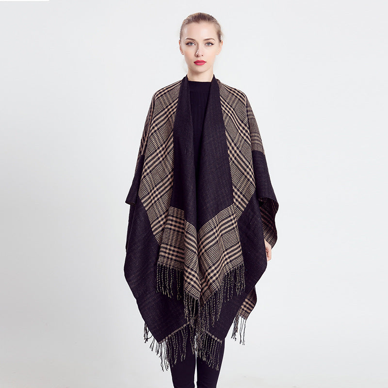 Damen Ruana-Poncho aus Wollmix mit kastigem Kimono-Fall und Fransensaum Drune
