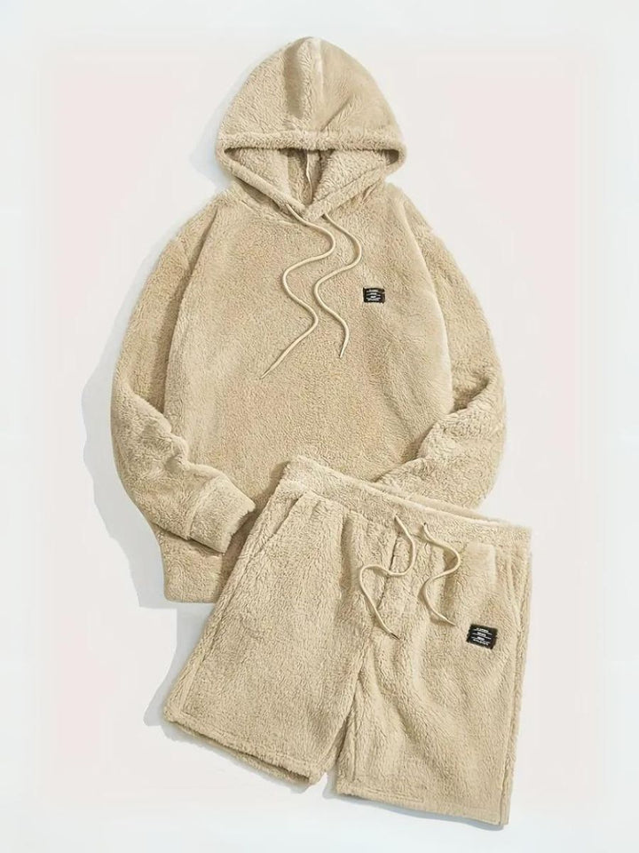 Drune | Fluffy Hoodie und Shorts