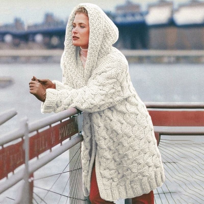 Drune | Gestrickte Strickjacke - Langmodell - Kabelstrick mit Kapuze - Offene Vorderseite