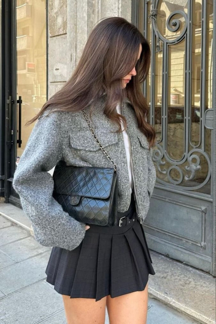 Drune | Kurze Wolljacke Scharfer Kragen Strukturiert und Warm