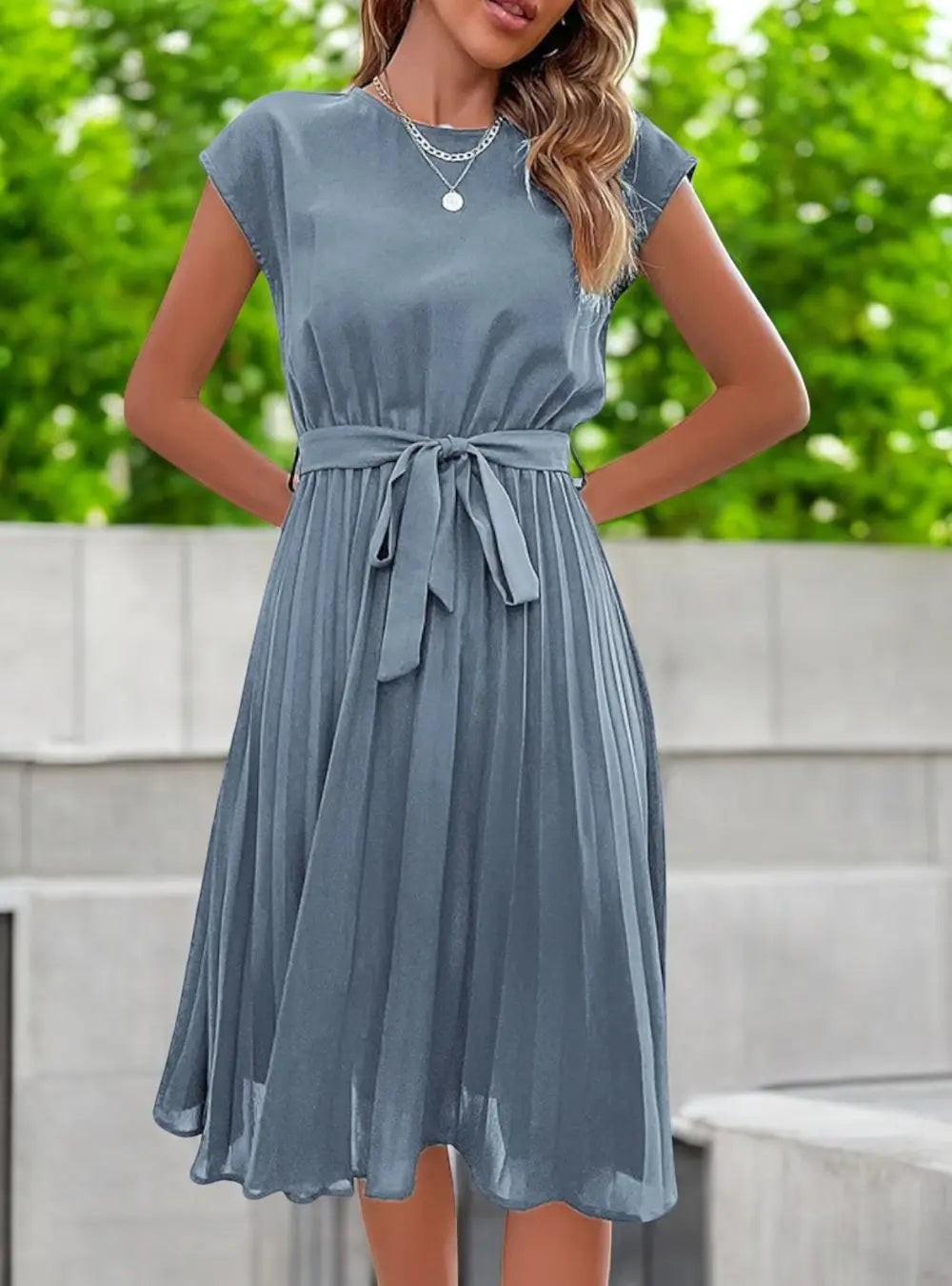 Drune | Elegante Midi Sommerkleid