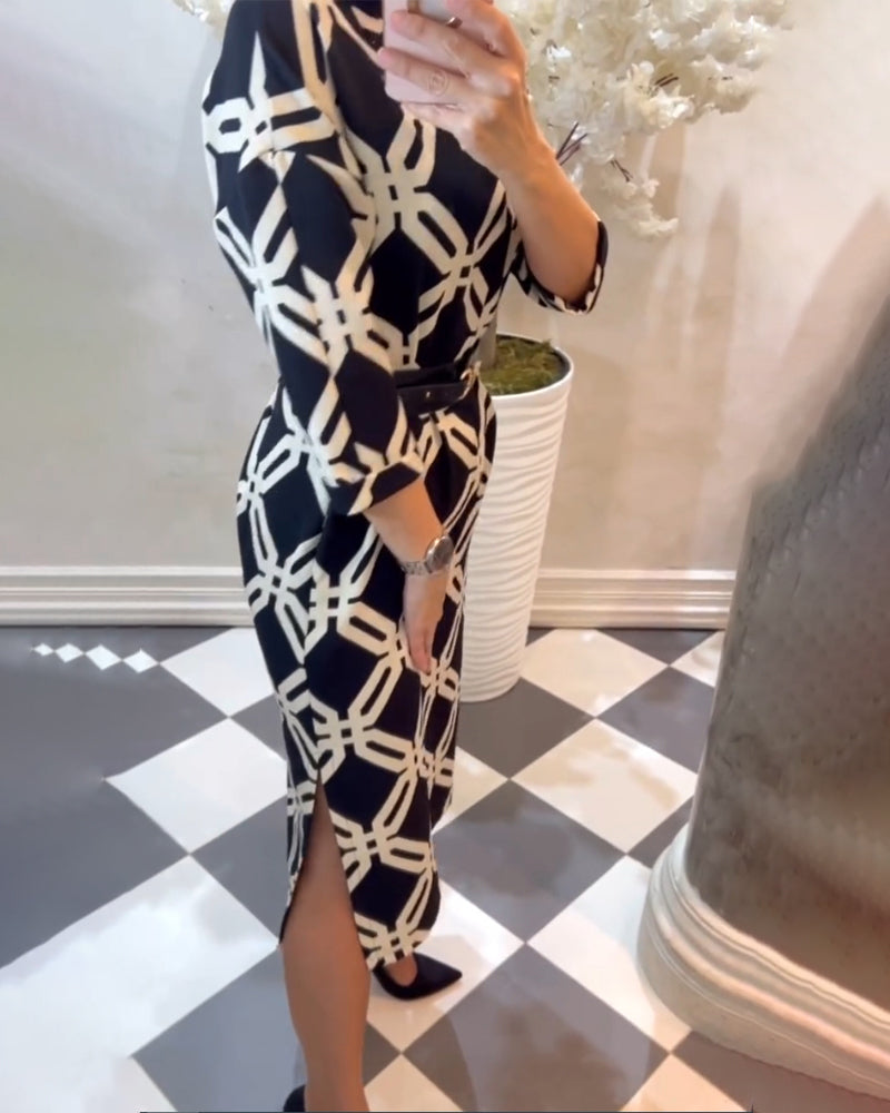 Drune | Kleid mit Geometrischem Print und Seitlichem Schlitz
