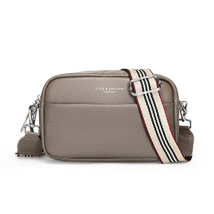 Drune | Schlichte Schultertasche Aus Veganem Leder Im Kleinen Quadratischen Format