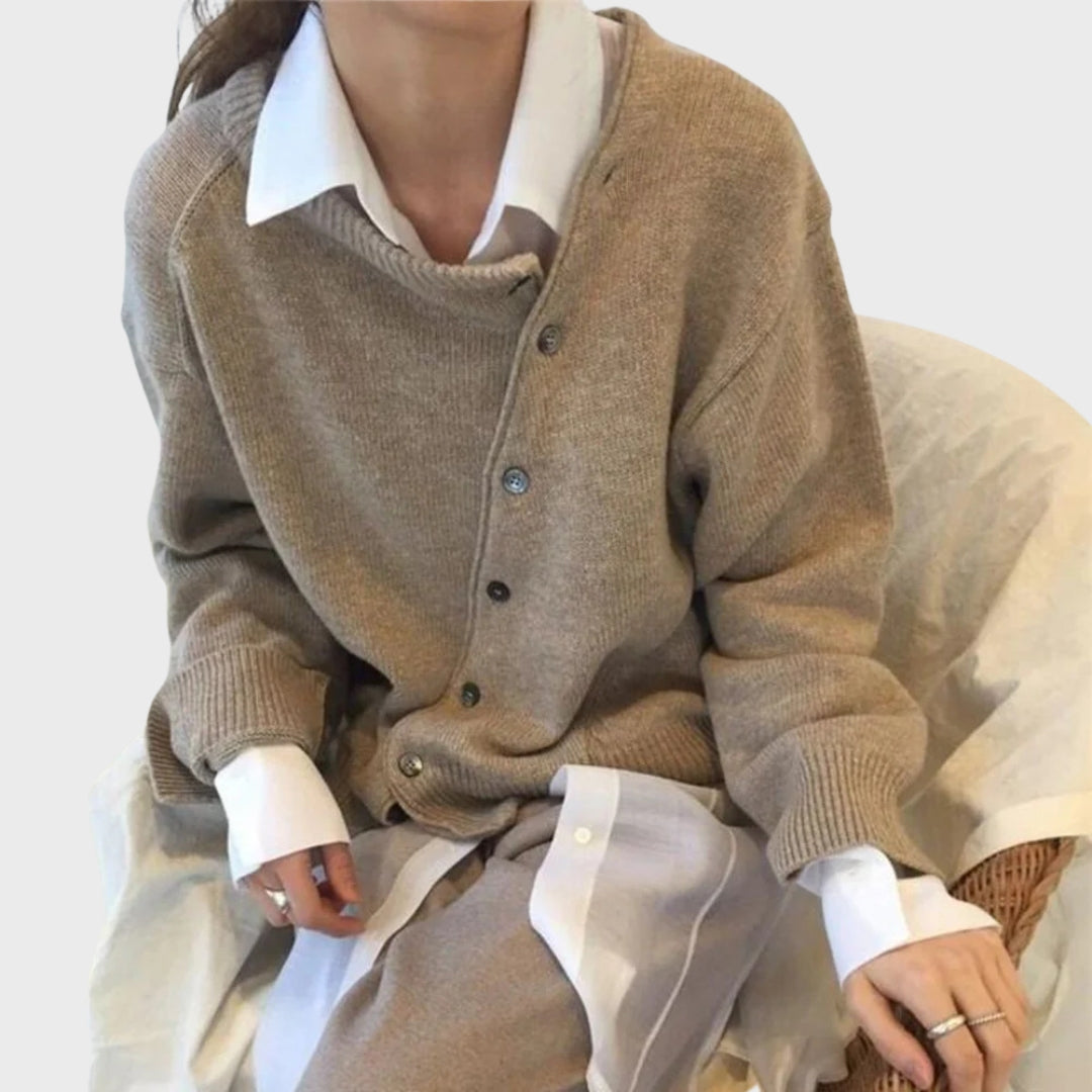 Drune | Bequeme Strickjacke mit verspieltem Knopfdetail
