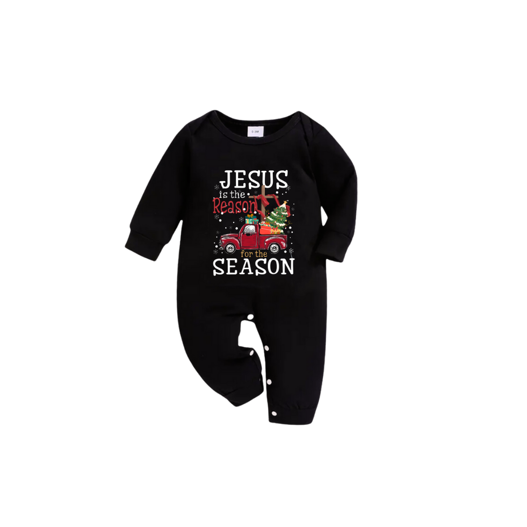 Drune | Schwarzes Top und grüne Karottenhose Weihnachts-Pyjama-Set mit dem Textdruck "Jesus ist der Grund für die Saison"