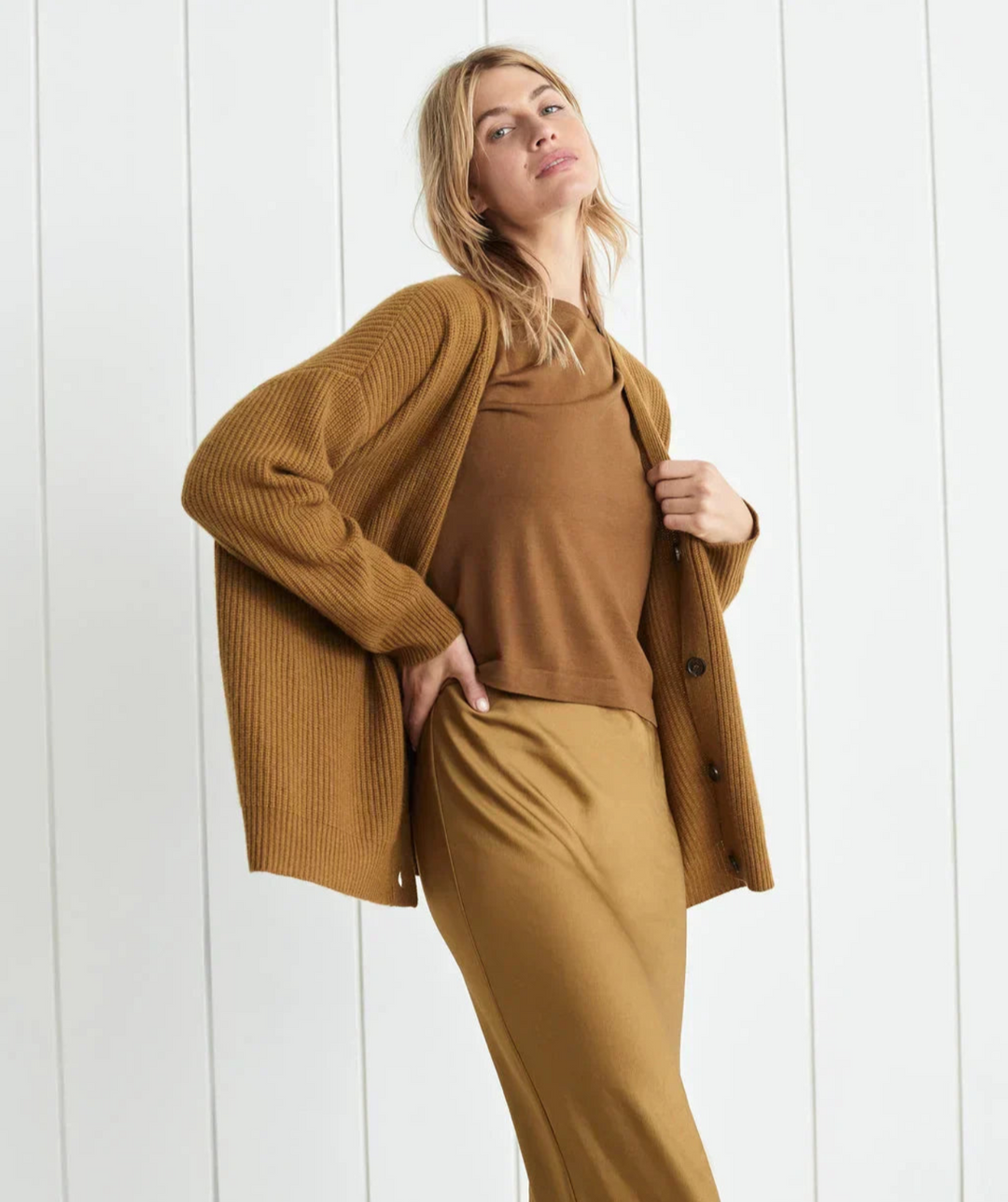 Drune | V-Ausschnitt-Cardigan für Frauen