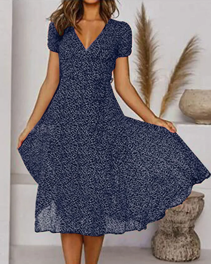 Drune | Druckseide Chiffonkleid mit Kurzen Ärmeln und V-Ausschnitt für Damen