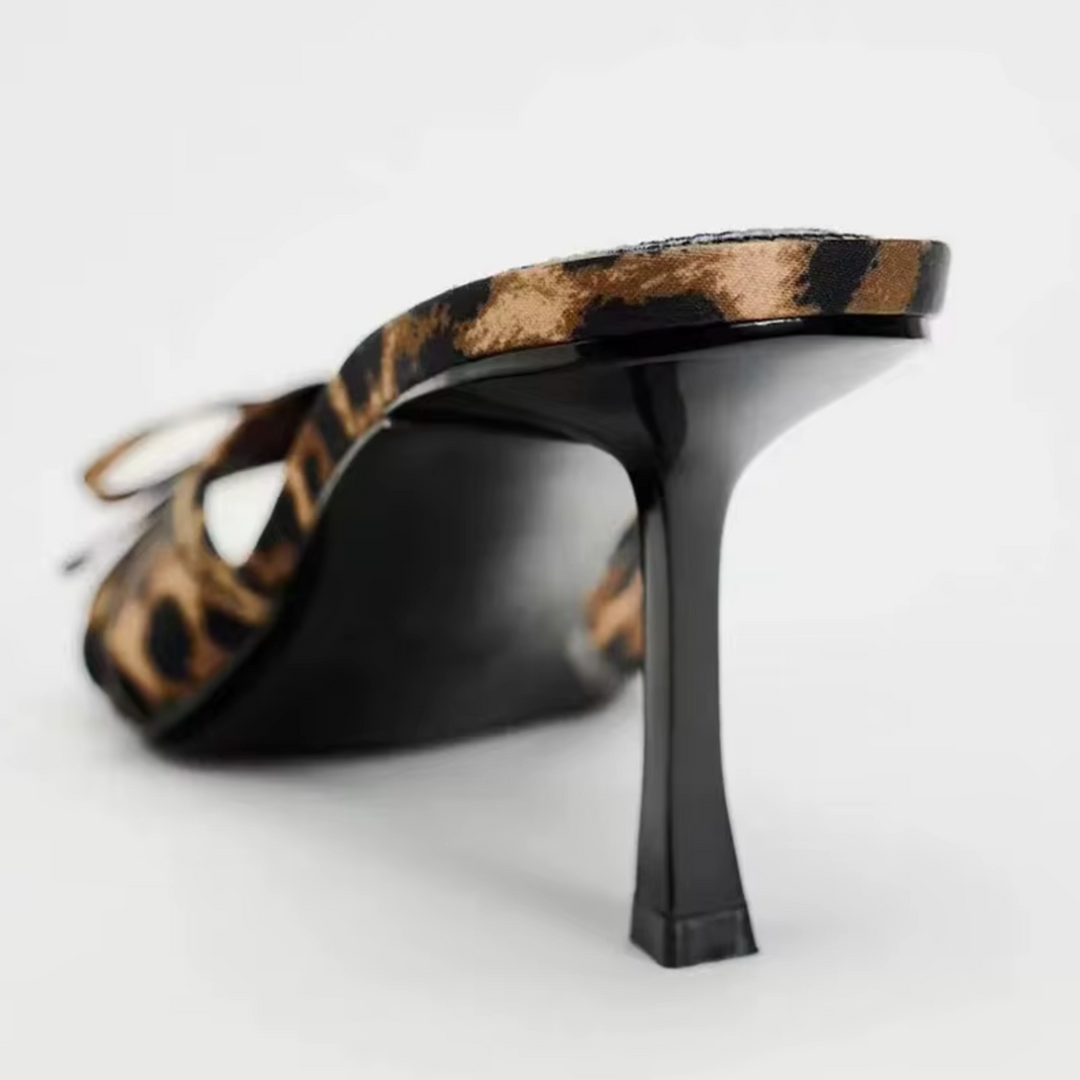 Drune | High-Heeled Slippers mit Leopardenmuster