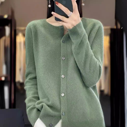 Drune | Merino Wollstrickjacke Mit Rundhalsausschnitt Und Langen Ärmeln
