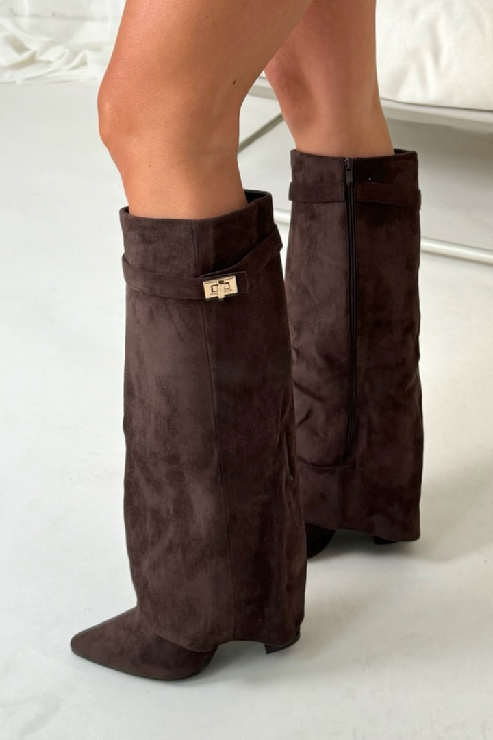 Drune | Wildleder Klappkniehohe Stiefel Schnallen Detail Blockabsatzstiefel