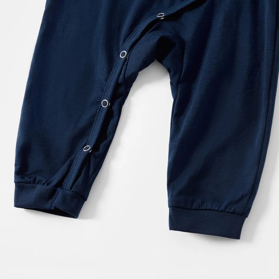 Drune | Fröhliche Blaue Weihnachten Pyjama Set mit Weihnachtsbaum und Feiertags-Slogan