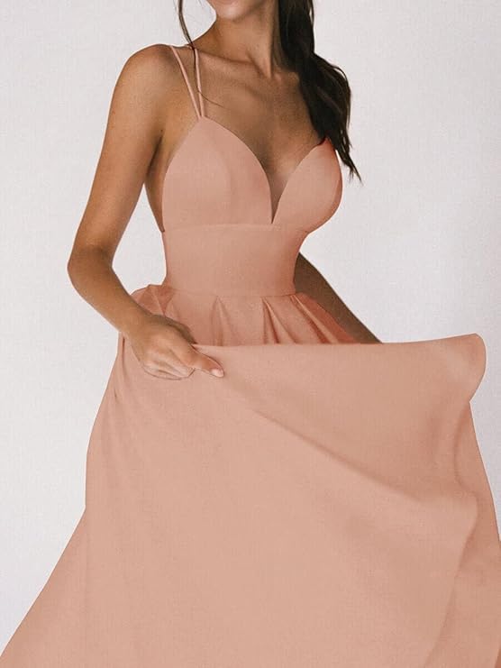 Drune | Ein Leichtes Kleid mit Zarten Spaghettiträgern