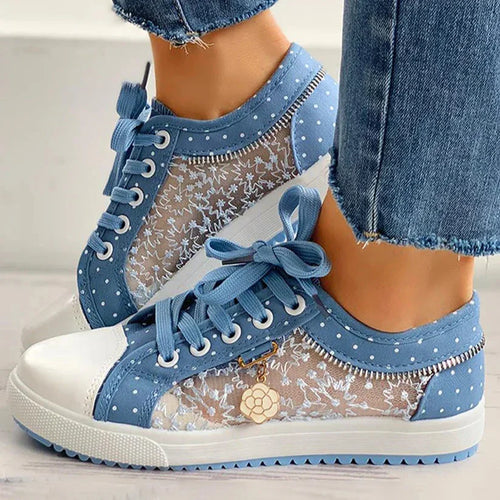 Flache Schuhe mit Spitzenkante Drune