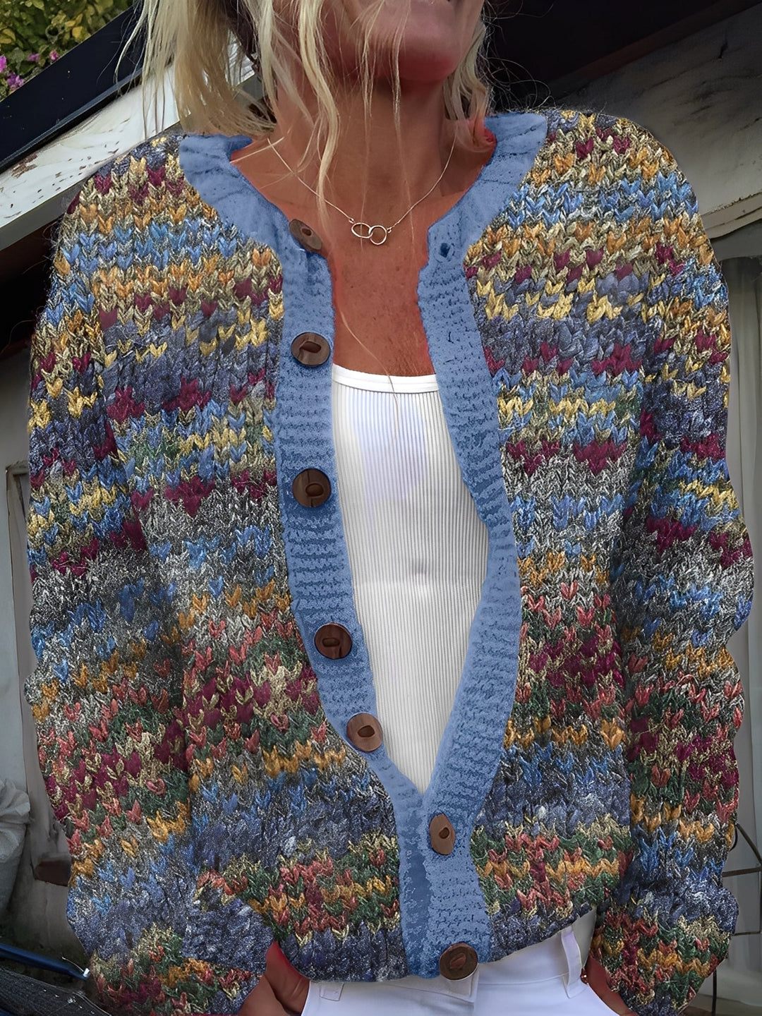 Drune | Elegante Damenstrickjacke mit Knöpfen