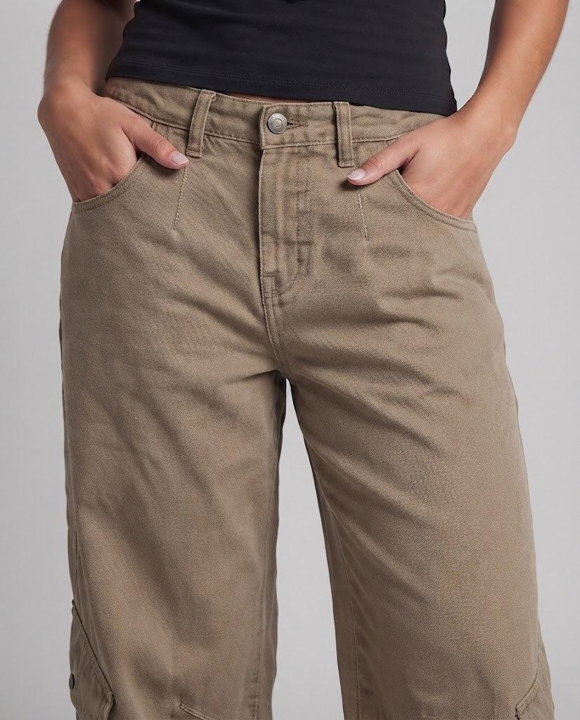 Damen Extraweite Canvas-Cargo-Palazzo-Hose mit tiefem Schritt, großen Seitentaschen und bodenlangem Saum Drune