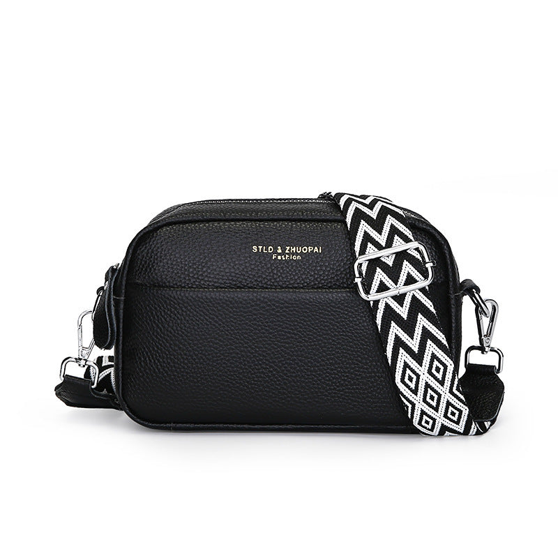 Drune | Schlichte Schultertasche Aus Veganem Leder Im Kleinen Quadratischen Format