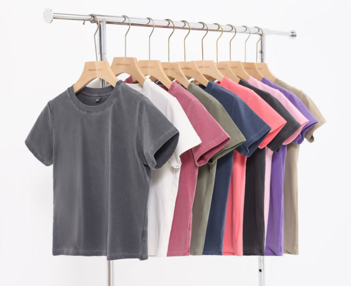 Drune | Schillerndes altes kurzes T-Shirt mit Färbung