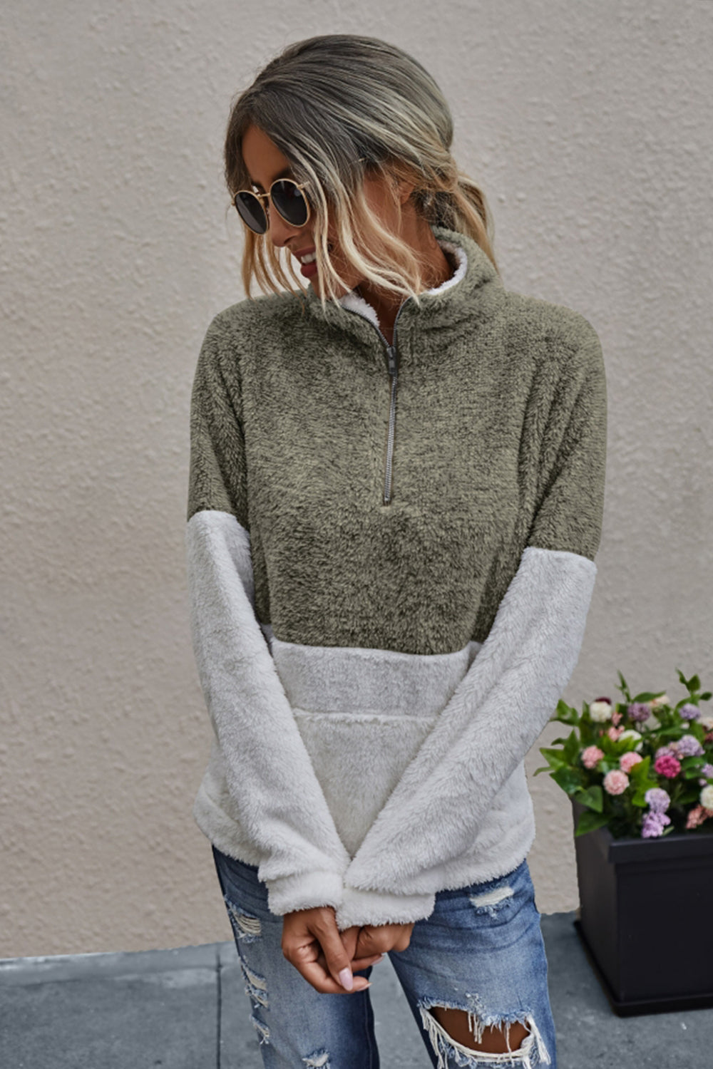 Drune | Eleganter Crop-Top mit Reißverschlusstasche