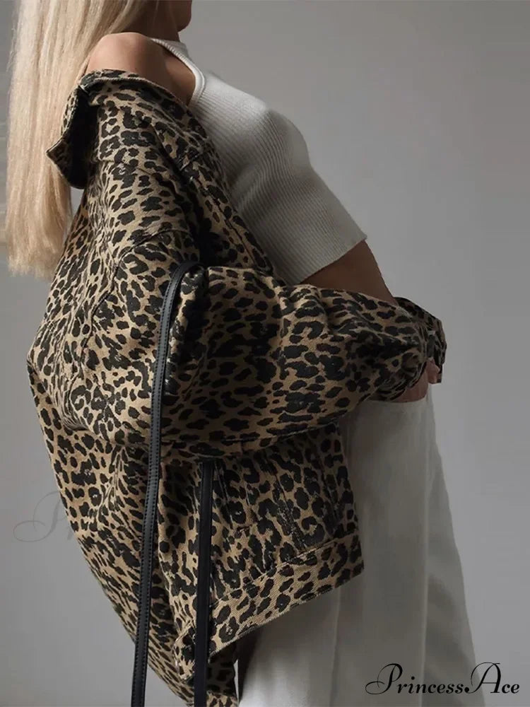 Drune | Fit Jeansjacke mit Leopardenstickerei