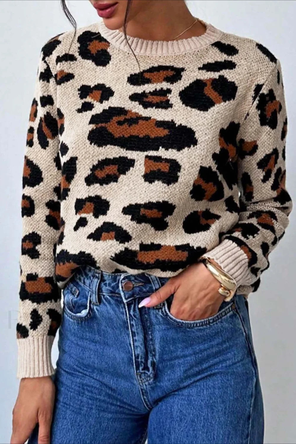 Drune | Stylish sweater with color blocking, leopard print, and round neckline