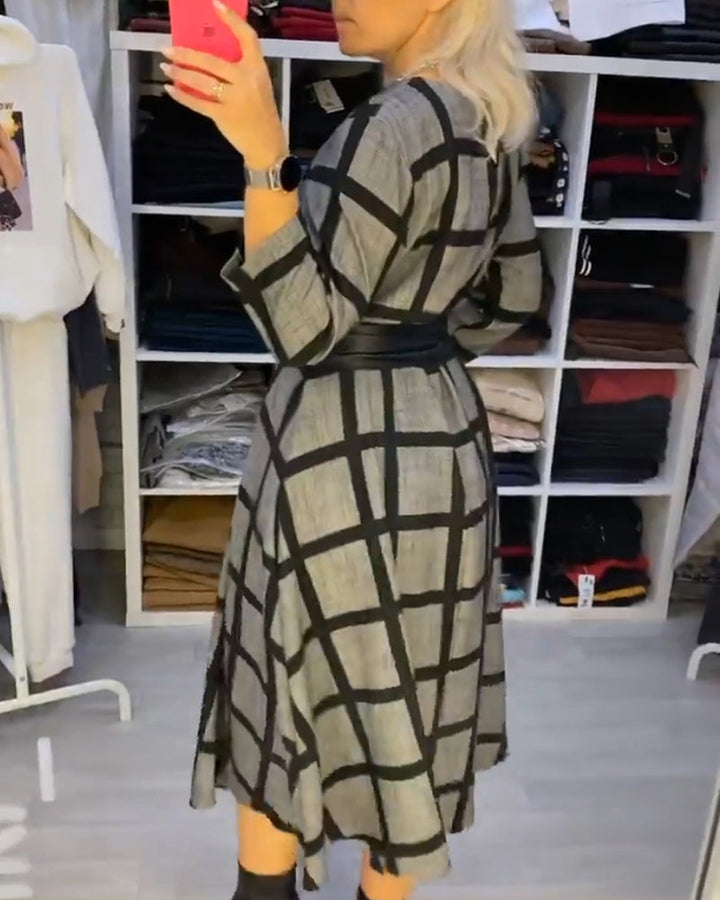 Drune | Linien Kleid mit Karomuster und Rundhalsausschnitt