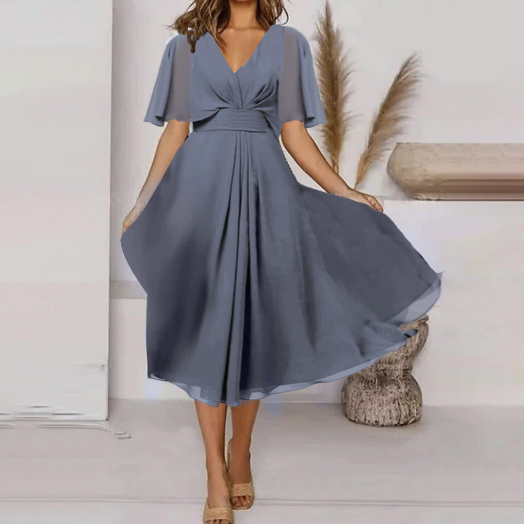 Drune | V-Ausschnitt Taille Swing Kleid