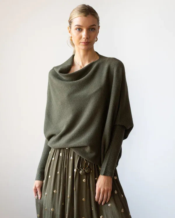 Drune | Asymmetrischer Damenpullover mit eleganter Drapierung