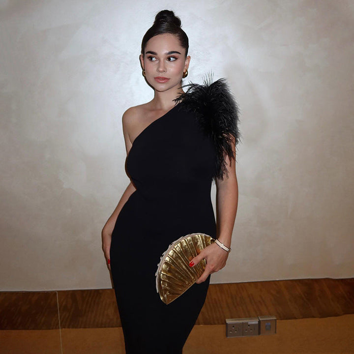 Drune | Stilvolle Eleganz Off-shoulder Pelzkleid