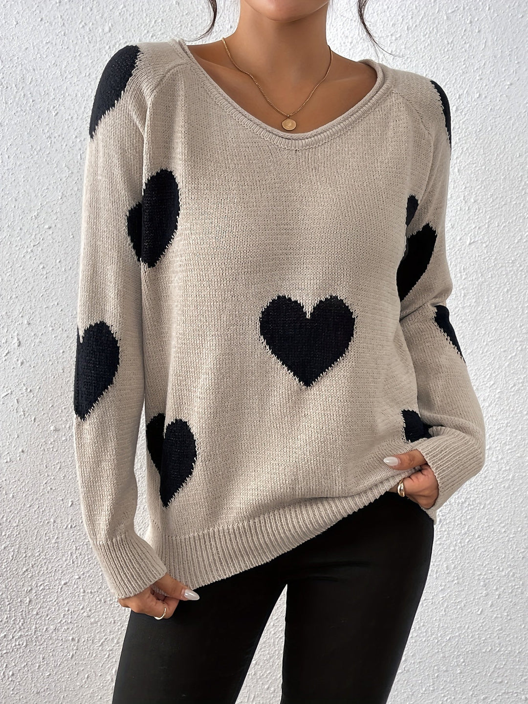 Drune | Cozy sweater with a heart pattern for a romantic winter style