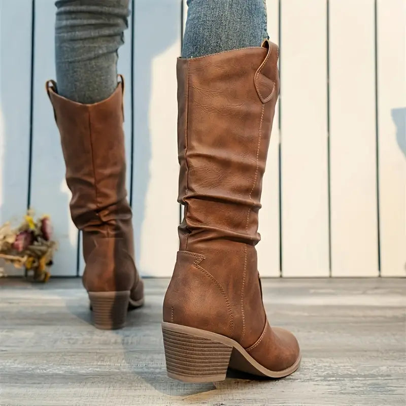 Drune | Stiefel mit Dickem Absatz und Spitzer Zehe
