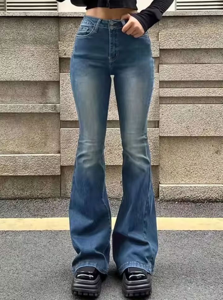 Drune | Schicke High-Waist-Schlagjeans für Damen