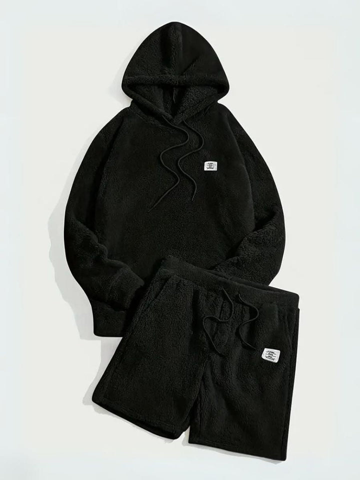 Drune | Fluffy Hoodie und Shorts
